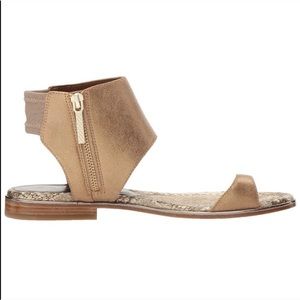 Gorgeous Donald J. Pliner Leather Metallic Sandals